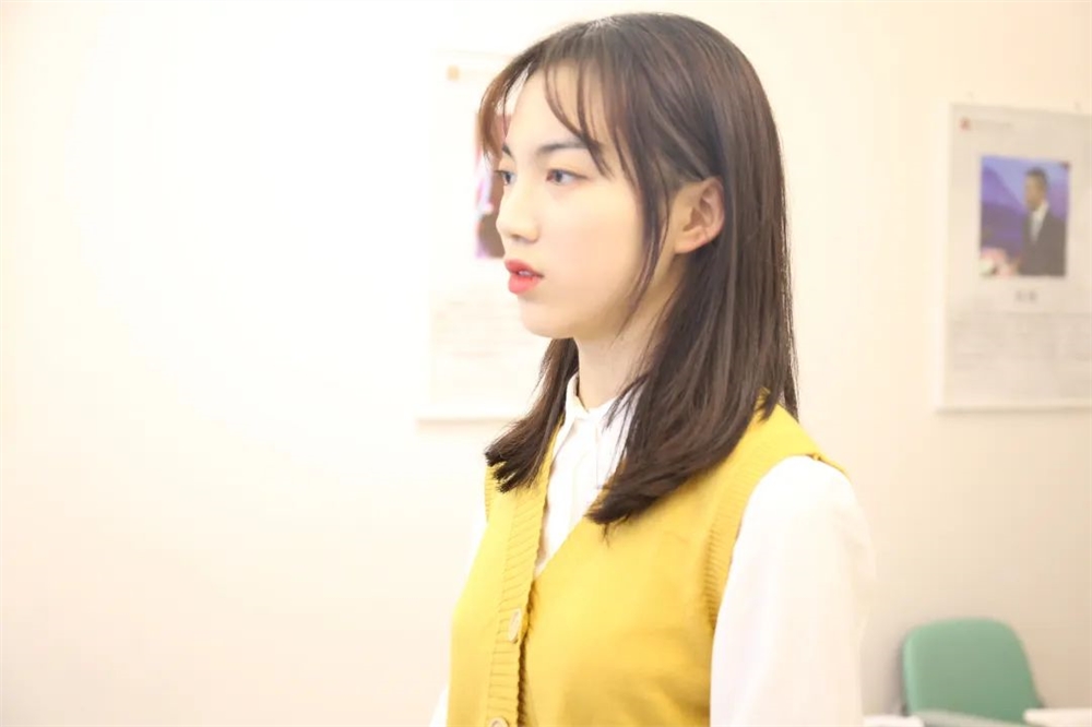 校花被灌肠_校花被灌肠_校花被灌肠