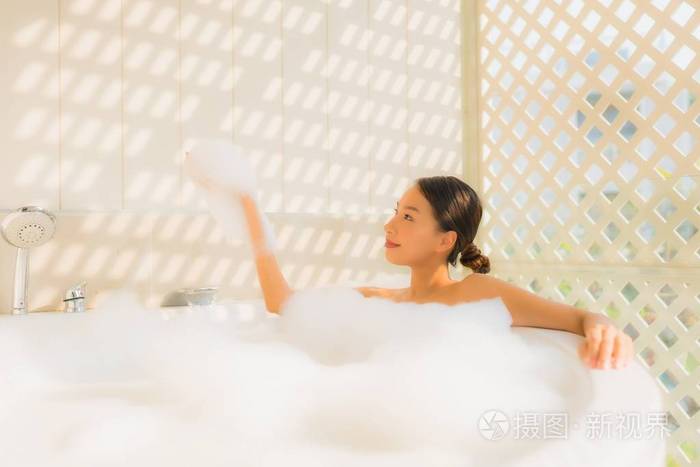 美女洗澡_美女洗澡_美女洗澡
