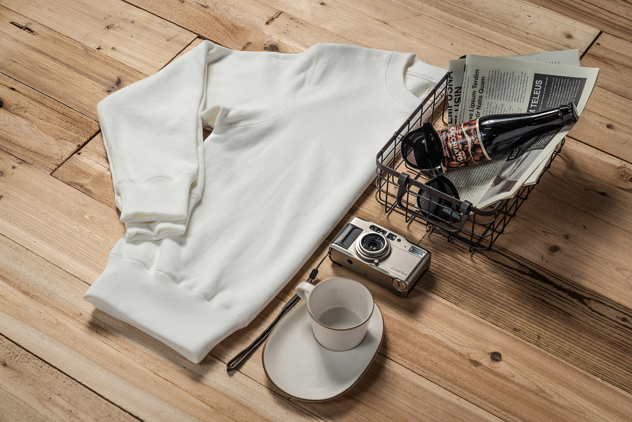 衣服静物手机游戏-时尚文化对比：衣服、静物与手机游戏