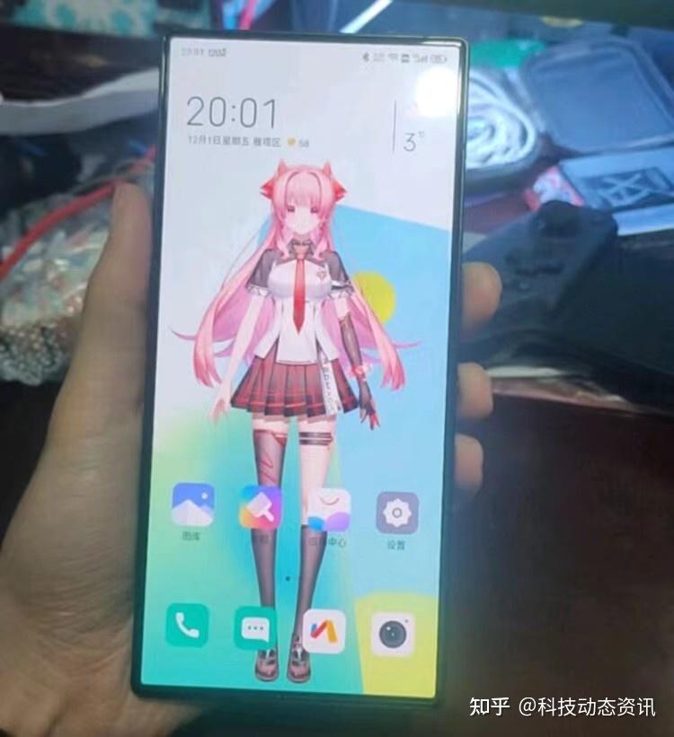 游戏手机qicq-QICQ游戏手机带来前所未有的游戏乐趣体验，震撼屏幕显示效果让您沉浸其中