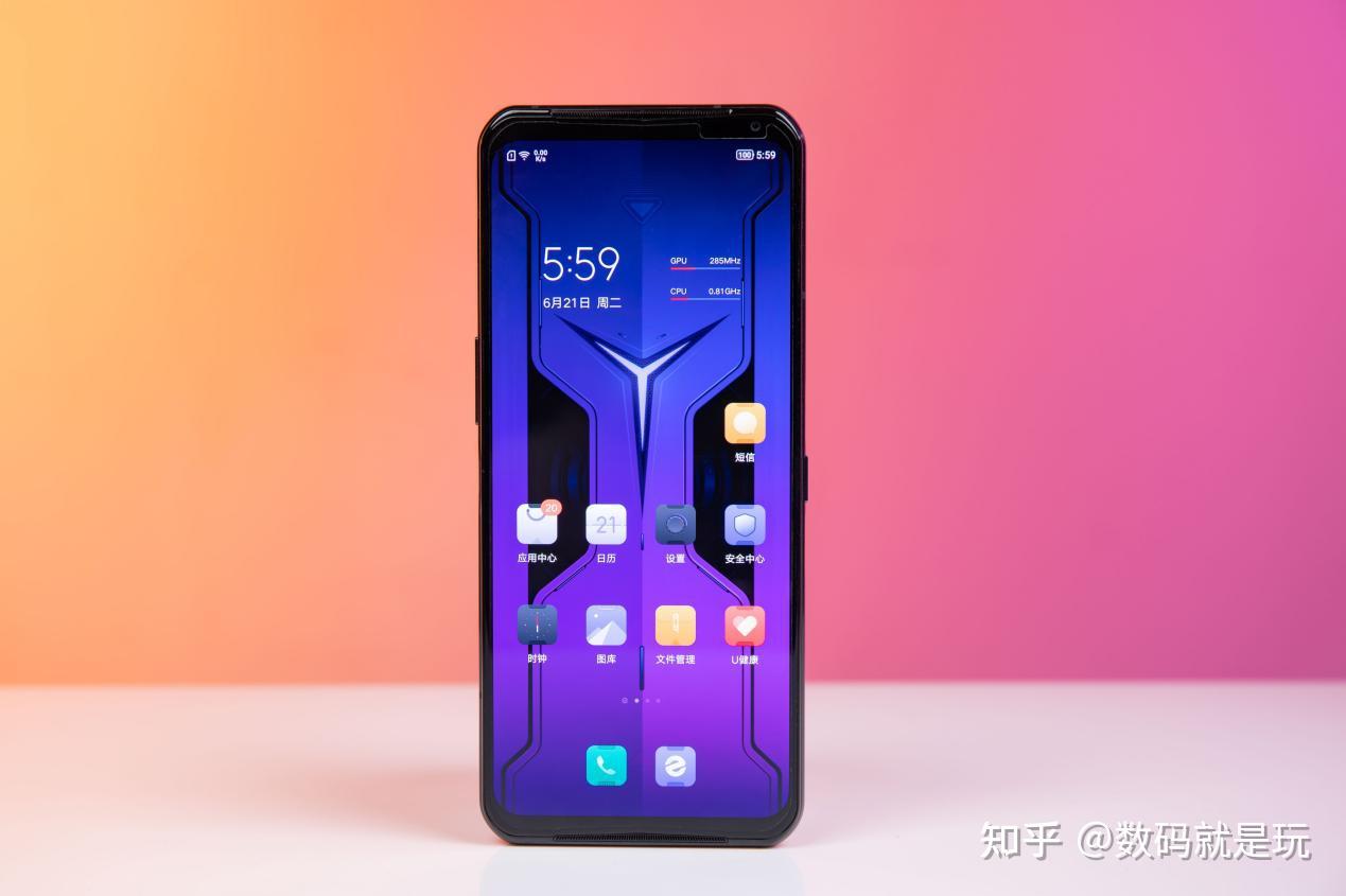 玩游戏手机还装散热器吗-玩游戏时手机发烫怎么办？装散热器有必要吗？