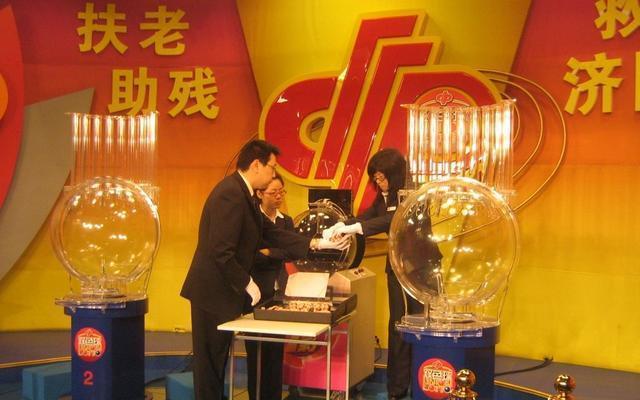 手机游戏直接玩_我怎样才能玩手机游戏_手机玩手机游戏的软件