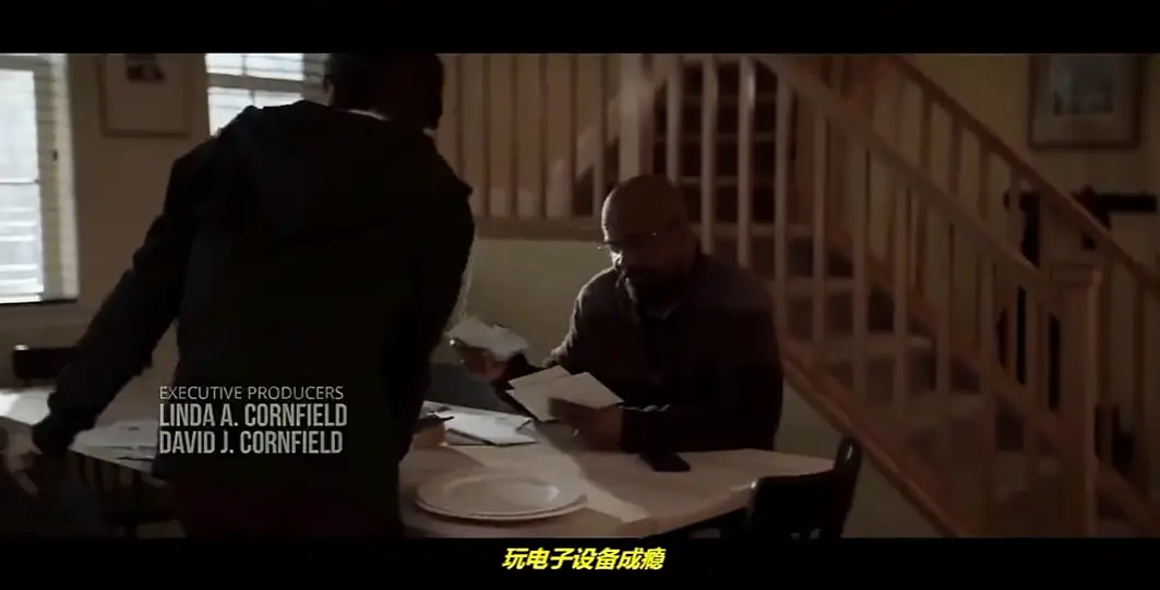 用手机玩一天游戏好吗英语_长时间玩手机游戏英语_玩手机游戏英文翻译
