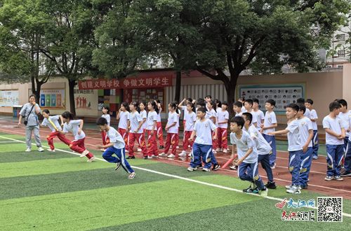 躺平发育游戏破解版无限金币 